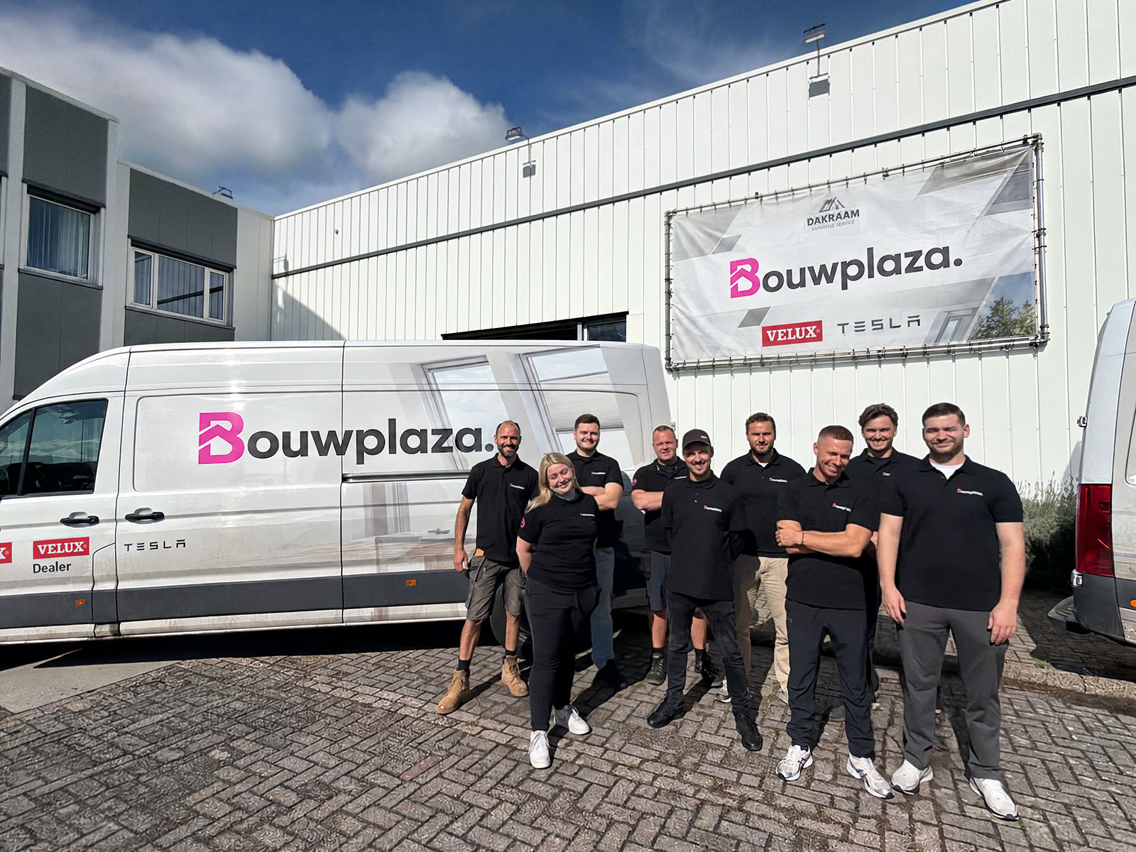 Het team van Bouwplaza voor het bedrijfspand in Leiderdorp